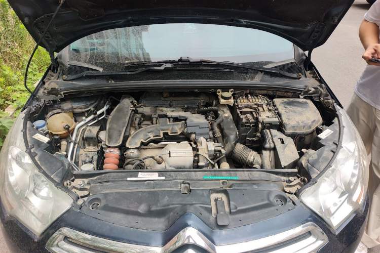 Used Citroen C4L 2013 1.6 THP Automatic Impression Edition Engine Bay
