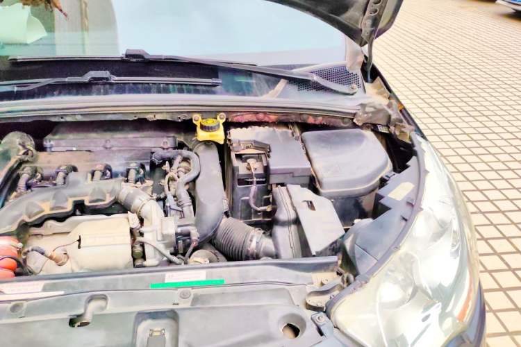 Used Citroen C4L 2013 1.6THP Automatic Enjoyment Edition Engine Bay Left