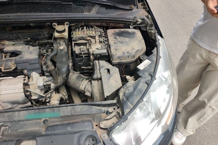 Used Citroen C4L 2013 1.6 THP Automatic Impression Edition Engine Bay Left