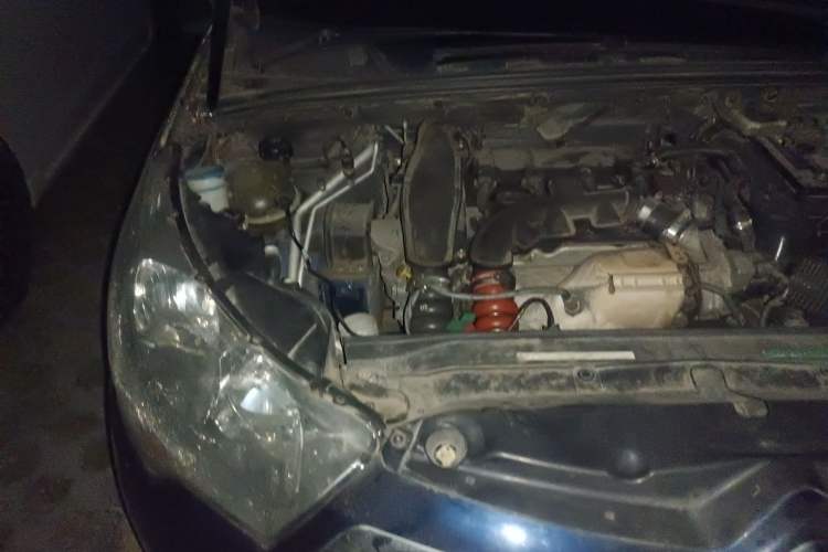 Used Citroen C4L 2013 1.6THP Automatic Enjoyment Edition Engine Bay Right