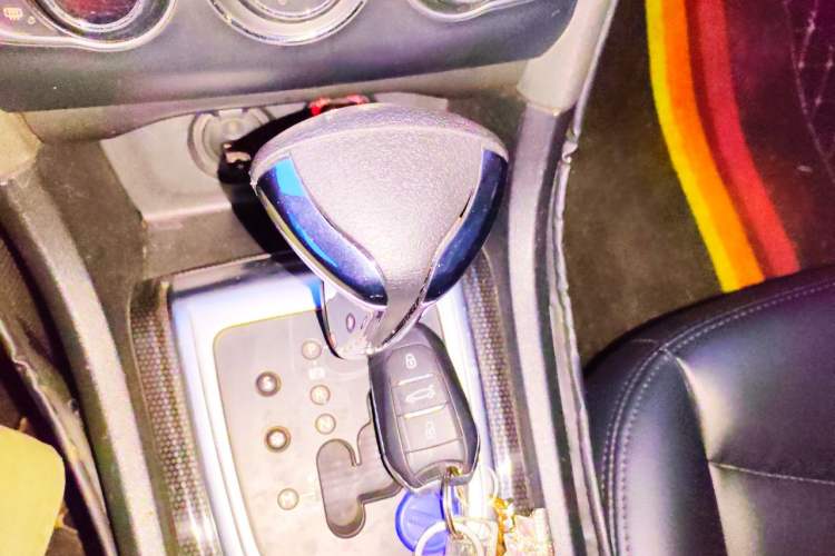 Used Citroen C4L 2013 1.6THP Automatic Enjoyment Edition Gear Lever