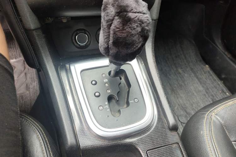 Used Citroen C4L 2013 1.6 THP Automatic Impression Edition Gear Lever