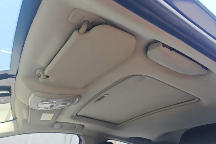 Used Citroen C4L 2013 1.6 THP Automatic Impression Edition Headliner