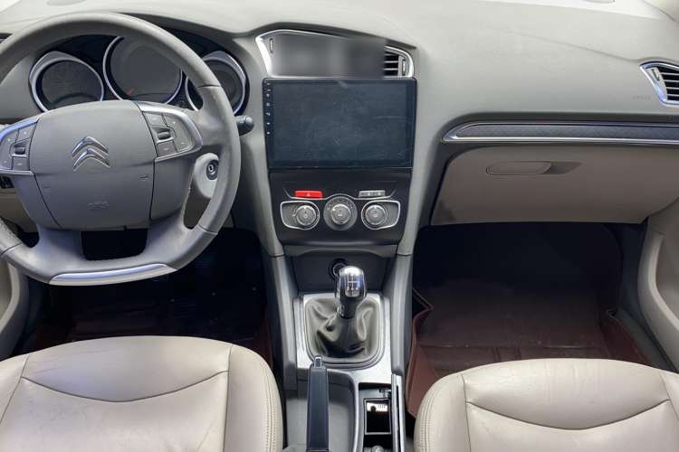Used Citroen C4L 2013 1.6L Manual Jingzhi Edition Interior 3