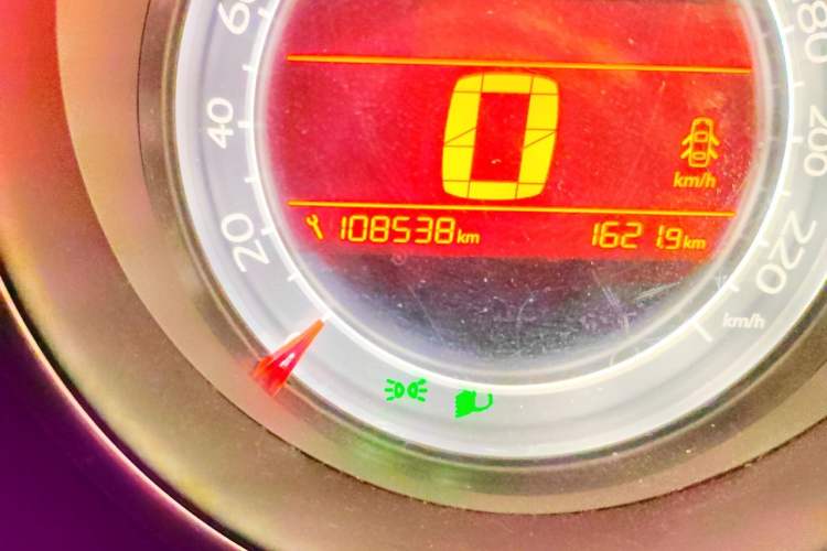 Used Citroen C4L 2013 1.6THP Automatic Enjoyment Edition Odometer Close Up