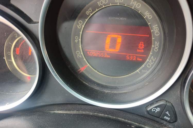 Used Citroen C4L 2013 1.6 THP Automatic Impression Edition Odometer Close Up