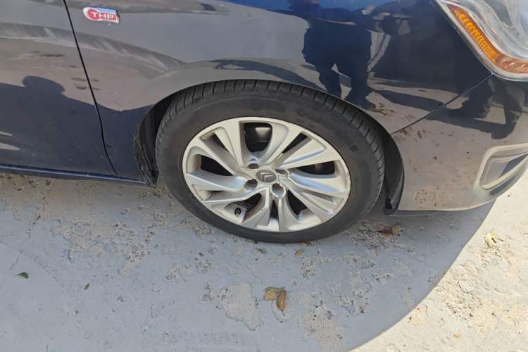 Used Citroen C4L 2013 1.6 THP Automatic Impression Edition Right Front Wheel Hub