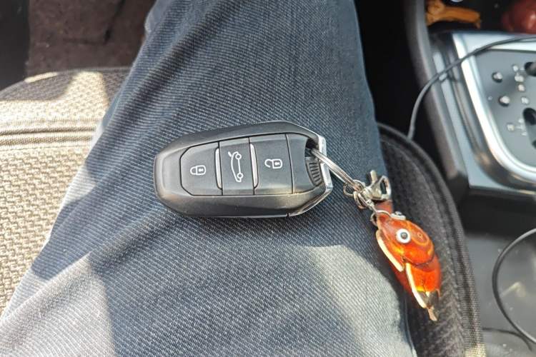Used Citroen C4L 2013 1.6 THP Automatic Impression Edition Vehicle Key