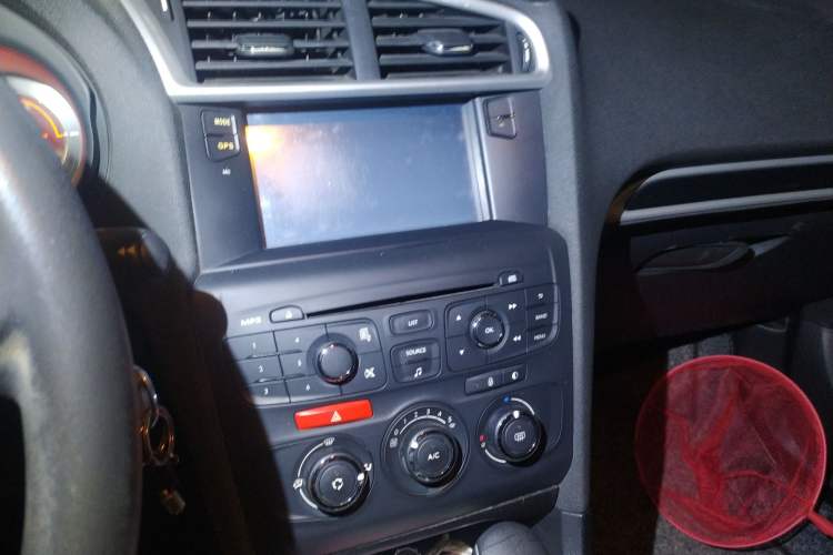 Used Citroen C4L 2013 1.8L Automatic Enjoyment Edition Audio And AC Panel