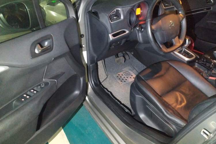 Used Citroen C4L 2013 1.8L Automatic Enjoyment Edition Driver Seat