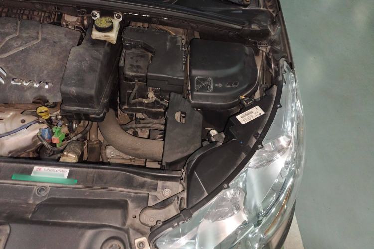 Used Citroen C4L 2013 1.8L Automatic Jingchi Edition Engine Bay Left