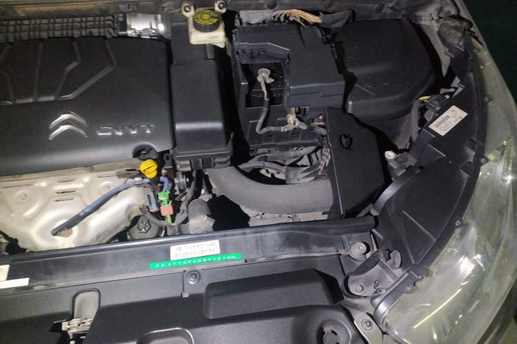Used Citroen C4L 2013 1.8L Automatic Enjoyment Edition Engine Bay Left