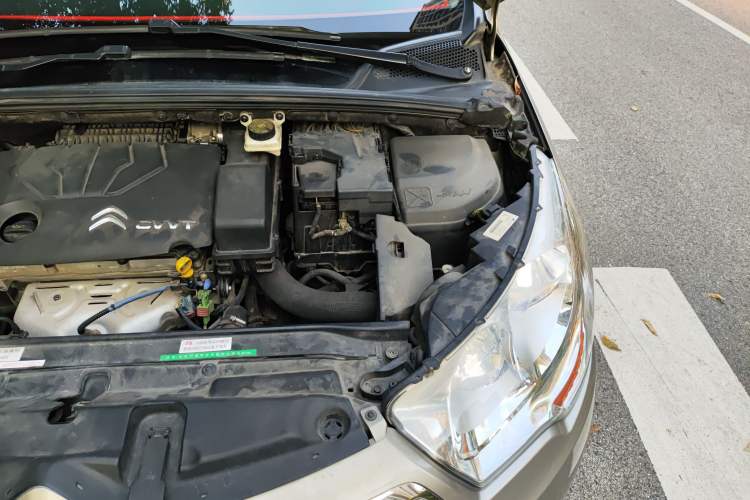 Used Citroen C4L 2013 1.8L Manual Jingzhi Edition Engine Bay Left
