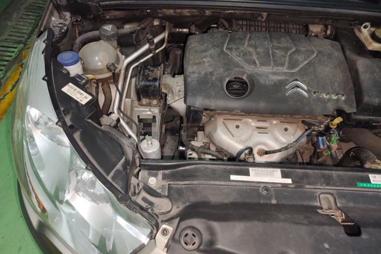 Used Citroen C4L 2013 1.8L Automatic Jingchi Edition Engine Bay Right