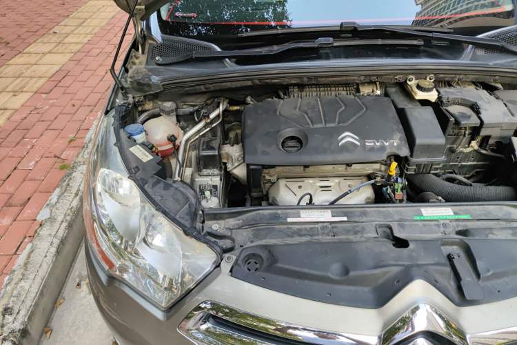 Used Citroen C4L 2013 1.8L Manual Jingzhi Edition Engine Bay Right