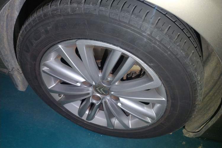 Used Citroen C4L 2013 1.8L Automatic Enjoyment Edition Right Front Wheel Hub