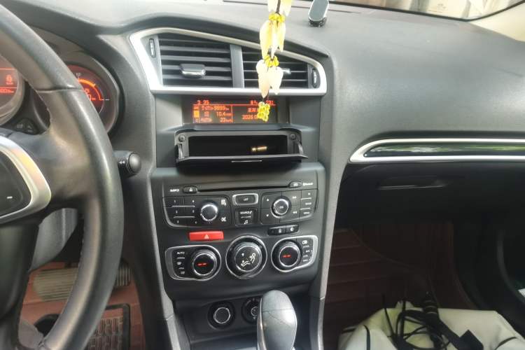 Used Citroen C4L 2013 1.6THP Automatic Enjoyment Edition Audio And AC Panel