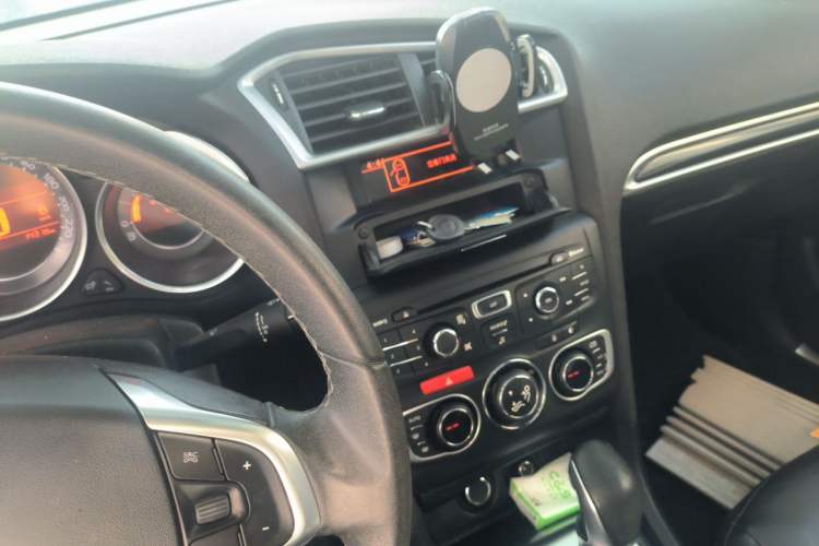 Used Citroen C4L 2013 1.8L Automatic Jingzhi Edition Audio And AC Panel