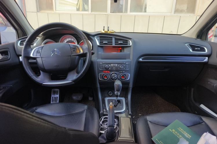 Used Citroen C4L 2013 1.6 THP Automatic Impression Edition Center Console