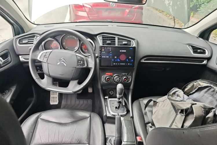 Used Citroen C4L 2013 1.6 THP Automatic Impression Edition Center Console