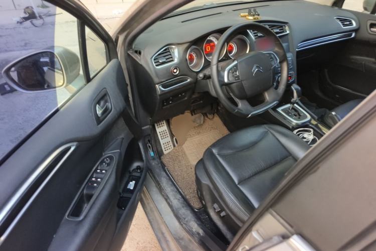 Used Citroen C4L 2013 1.6 THP Automatic Impression Edition Driver Seat