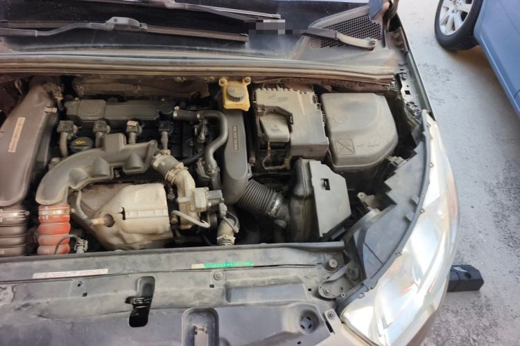 Used Citroen C4L 2013 1.6 THP Automatic Impression Edition Engine Bay Left