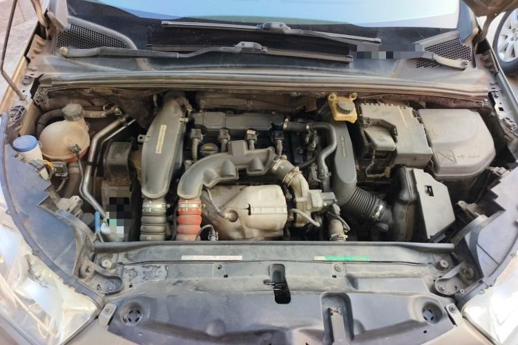 Used Citroen C4L 2013 1.6 THP Automatic Impression Edition Engine Bay