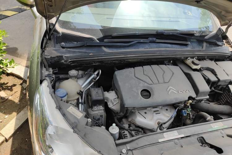 Used Citroen C4L 2013 1.8L Automatic Enjoyment Edition Engine Bay Right