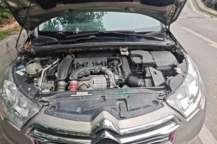 Used Citroen C4L 2013 1.6 THP Automatic Impression Edition Engine Bay