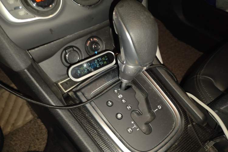 Used Citroen C4L 2013 1.6 THP Automatic Impression Edition Gear Lever