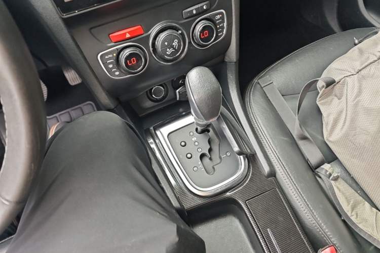 Used Citroen C4L 2013 1.6 THP Automatic Impression Edition Gear Lever