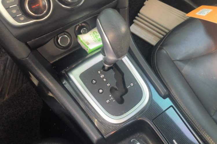 Used Citroen C4L 2013 1.8L Automatic Jingzhi Edition Gear Lever
