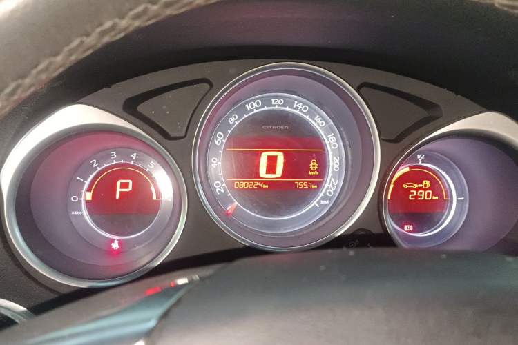 Used Citroen C4L 2013 1.6 THP Automatic Impression Edition Instrument Cluster