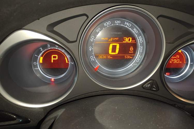 Used Citroen C4L 2013 1.6 THP Automatic Impression Edition Odometer Close Up