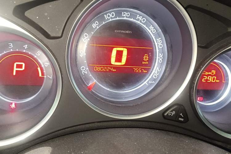 Used Citroen C4L 2013 1.6 THP Automatic Impression Edition Odometer Close Up