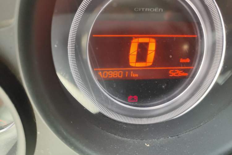 Used Citroen C4L 2013 1.8L Automatic Enjoyment Edition Odometer Close Up