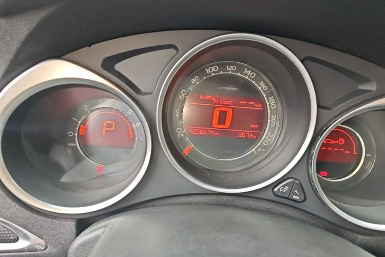 Used Citroen C4L 2013 1.6 THP Automatic Impression Edition Odometer Close Up