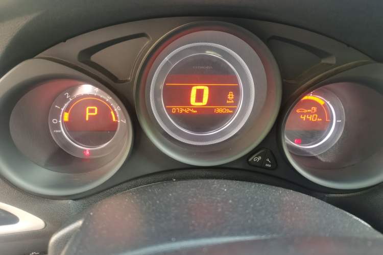 Used Citroen C4L 2013 1.6THP Automatic Enjoyment Edition Odometer Close Up