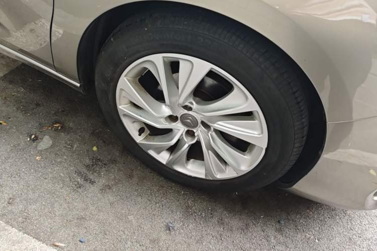 Used Citroen C4L 2013 1.6 THP Automatic Impression Edition Right Front Wheel Hub