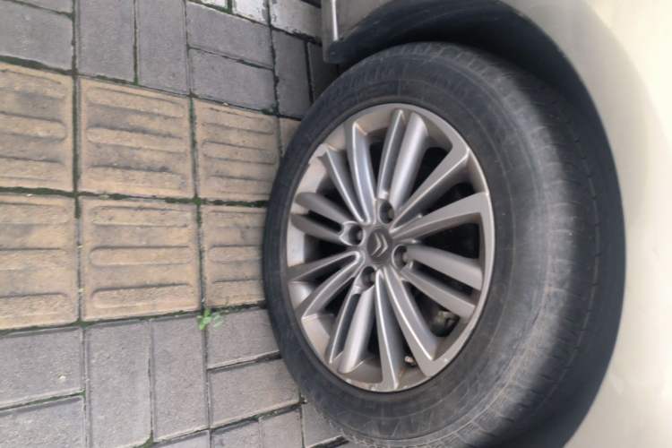 Used Citroen C4L 2013 1.8L Automatic Jingzhi Edition Right Front Wheel Hub