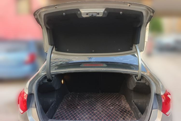 Used Citroen C4L 2013 1.6 THP Automatic Impression Edition Trunk
