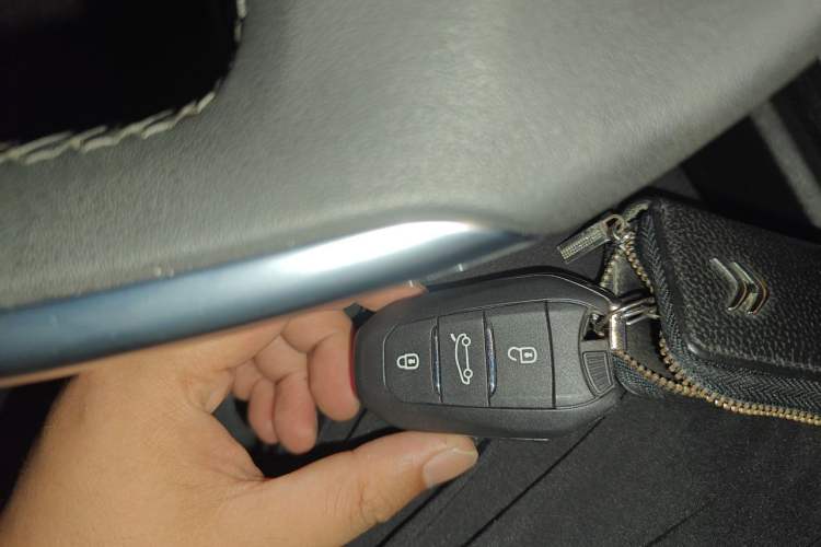 Used Citroen C4L 2013 1.6 THP Automatic Impression Edition Vehicle Key