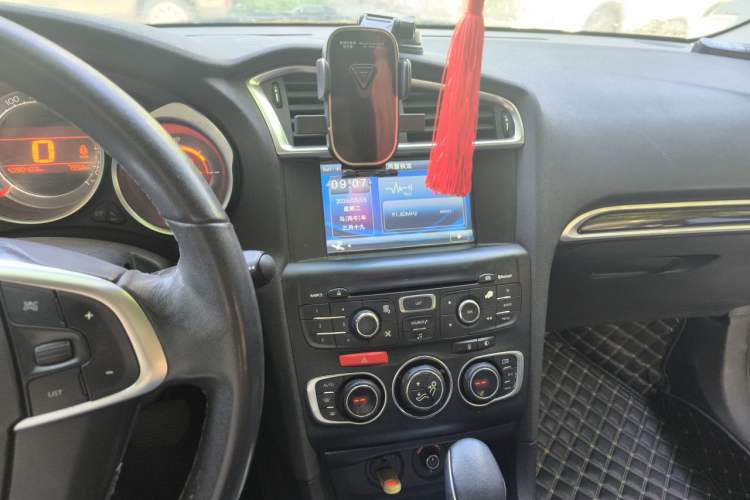 Used Citroen C4L 2013 1.8L Automatic Jingzhi Edition Audio And AC Panel