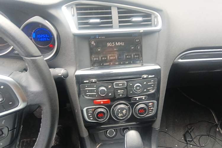 Used Citroen C4L 2013 1.8L Automatic Jingchi Edition Audio And AC Panel