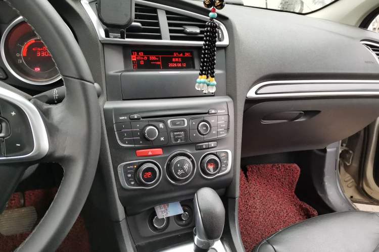 Used Citroen C4L 2013 1.8L Automatic Jingzhi Edition Audio And AC Panel