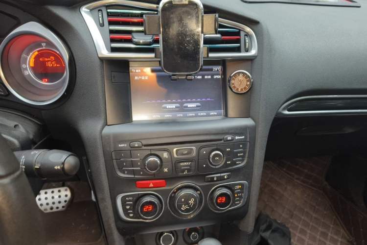 Used Citroen C4L 2013 1.6 THP Automatic Impression Edition Audio And AC Panel