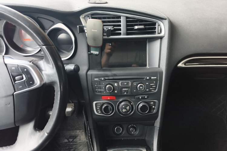 Used Citroen C4L 2013 1.8L Manual Jingzhi Edition Audio And AC Panel