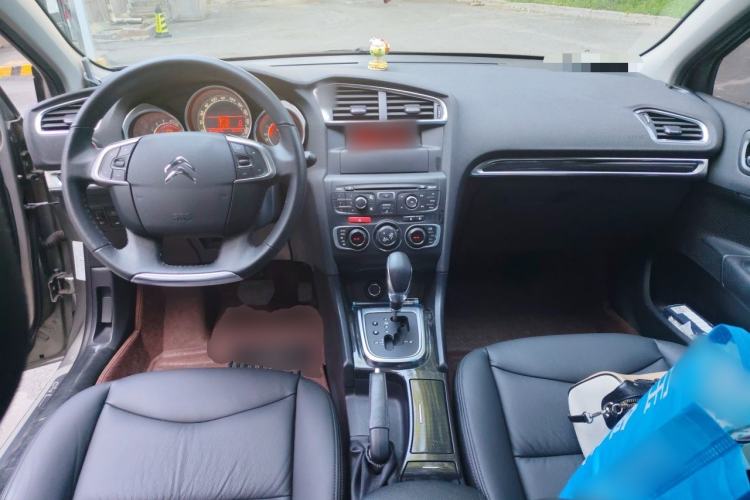Used Citroen C4L 2013 1.8L Automatic Jingzhi Edition Center Console