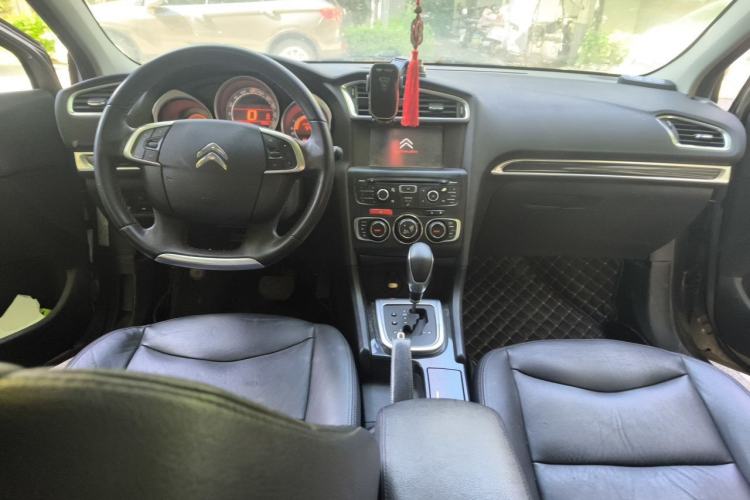 Used Citroen C4L 2013 1.8L Automatic Jingzhi Edition Center Console