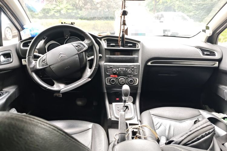 Used Citroen C4L 2013 1.6 THP Automatic Impression Edition Center Console